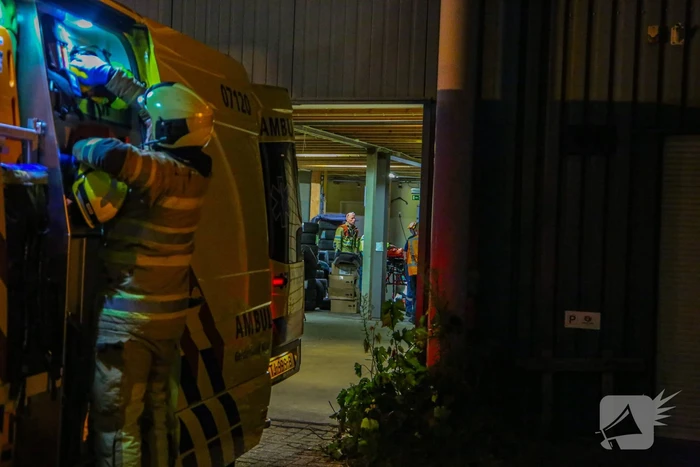 Persoon zwaargewond door incident in garage