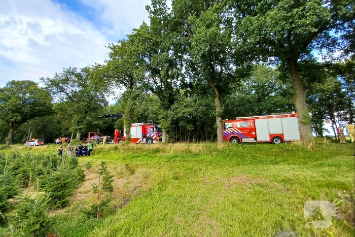 Auto te water en inzittende spoorloos