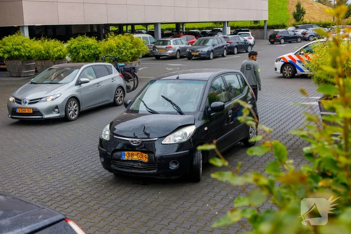 Opnieuw gaat het mis bij in- en uitrit Loods 5