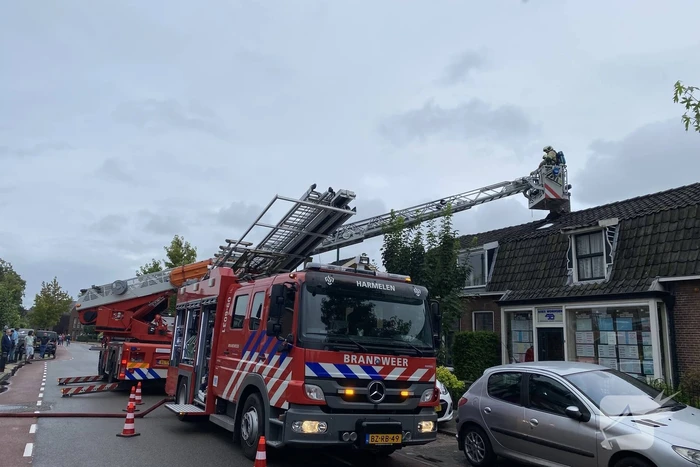 Weg tijdelijk afgesloten door schoorsteenbrand