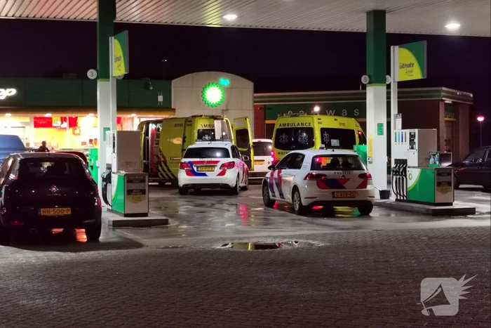 Overleden man in auto aangetroffen bij BP-tankstation