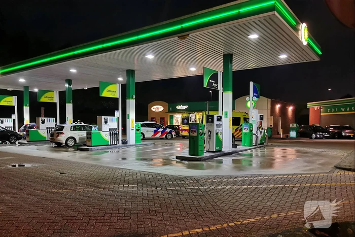 Overleden man in auto aangetroffen bij BP-tankstation