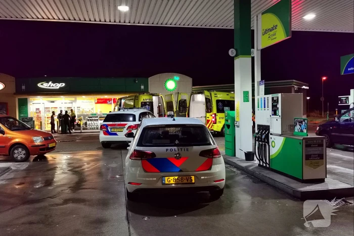 Overleden man in auto aangetroffen bij BP-tankstation