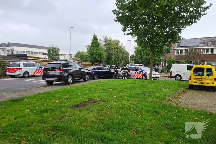Arrestatieteam bereid inval in woning voor