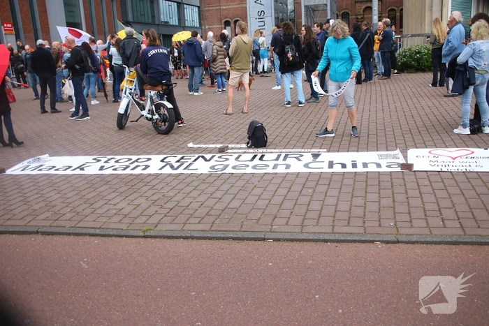 Demonstratie bij kantoor Facebook voor het vrije woord