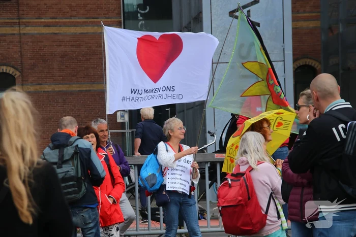 Demonstratie bij kantoor Facebook voor het vrije woord