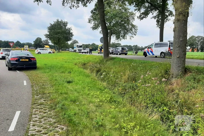 Twee auto's betrokken bij kop-staart botsing