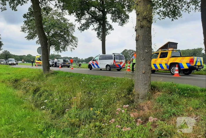 Twee auto's betrokken bij kop-staart botsing