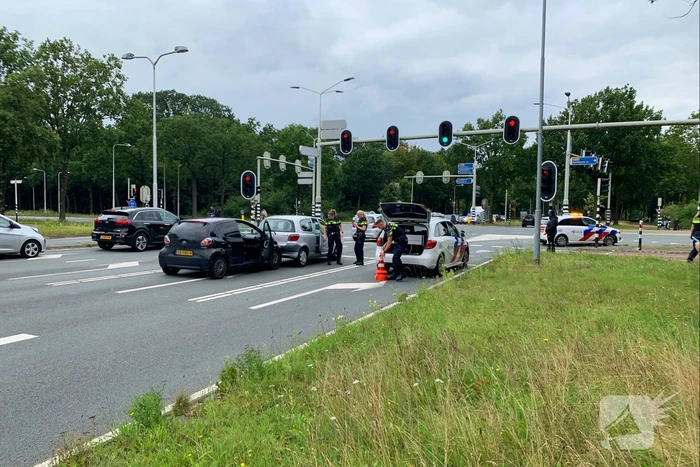 Kop-staart botsing voor stoplicht