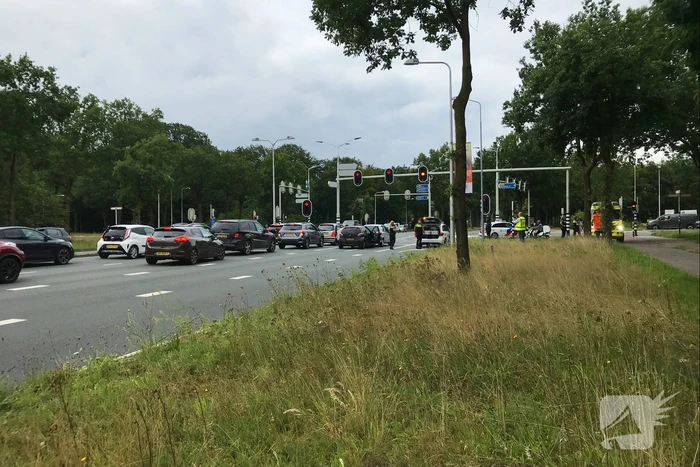 Kop-staart botsing voor stoplicht