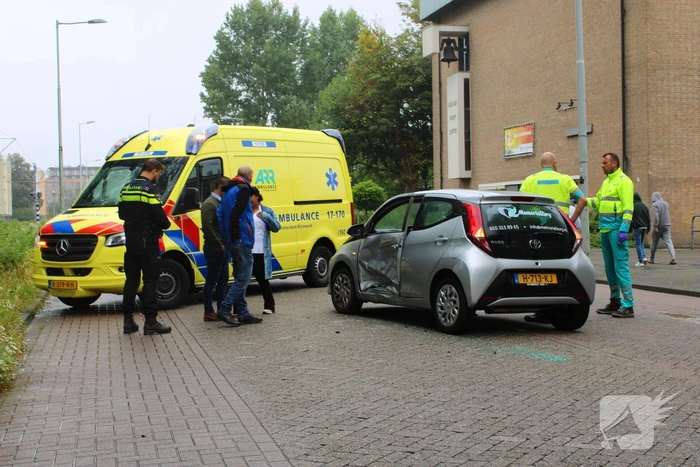 Auto botst in portier van andere weggebruiker