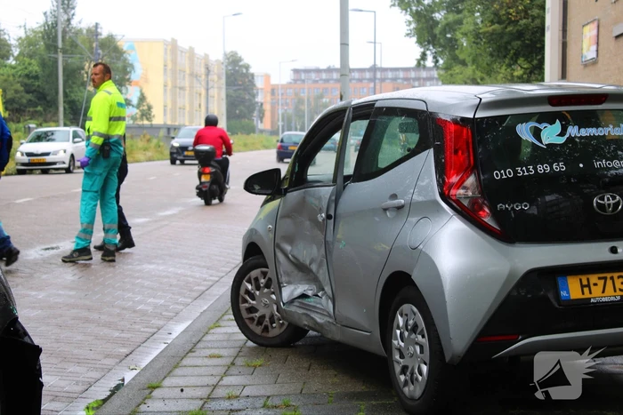 Auto botst in portier van andere weggebruiker