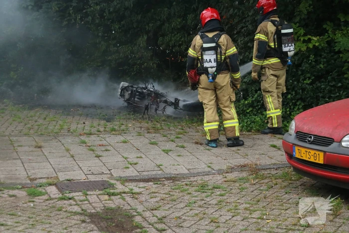 Scooter volledig uitgebrand