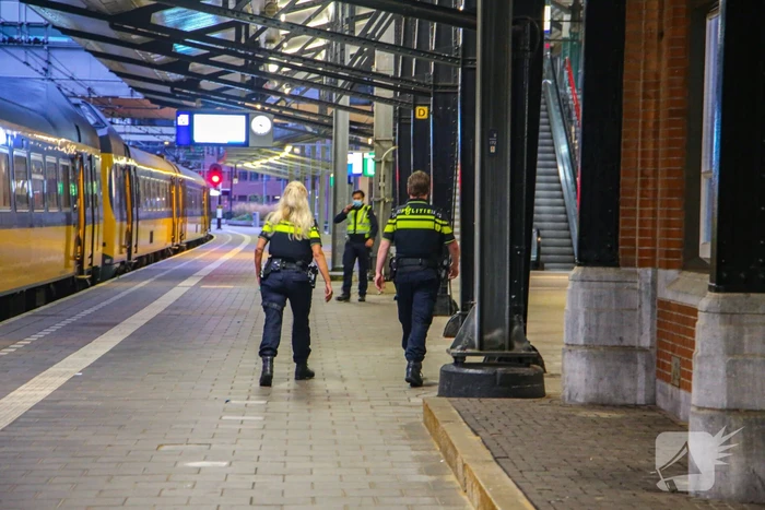 Treinverkeer plat na dreiging met explosief op NS-station