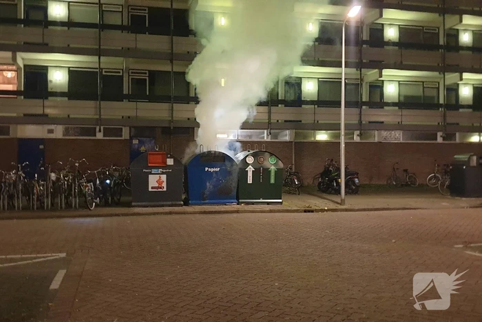 Papiercontainer in brand