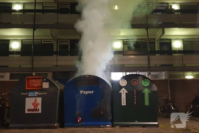 Papiercontainer in brand