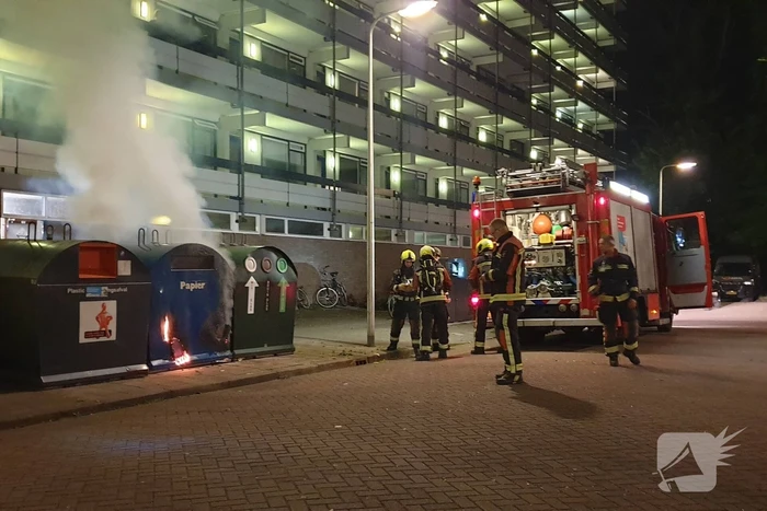 Papiercontainer in brand