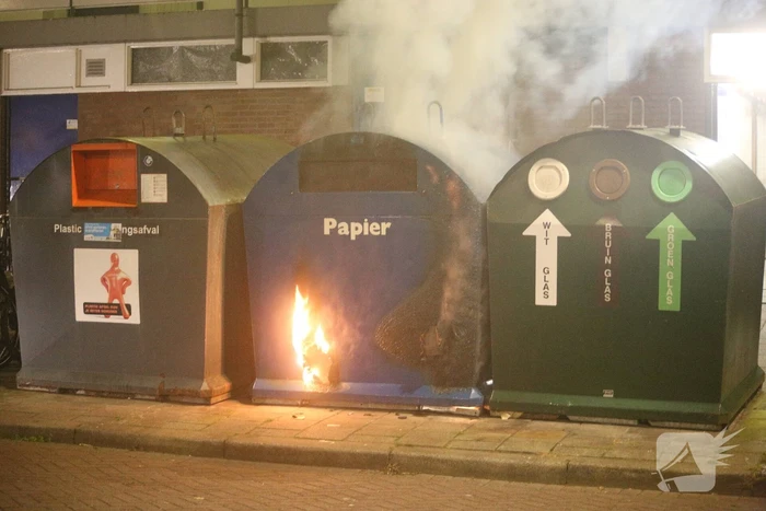 Papiercontainer in brand