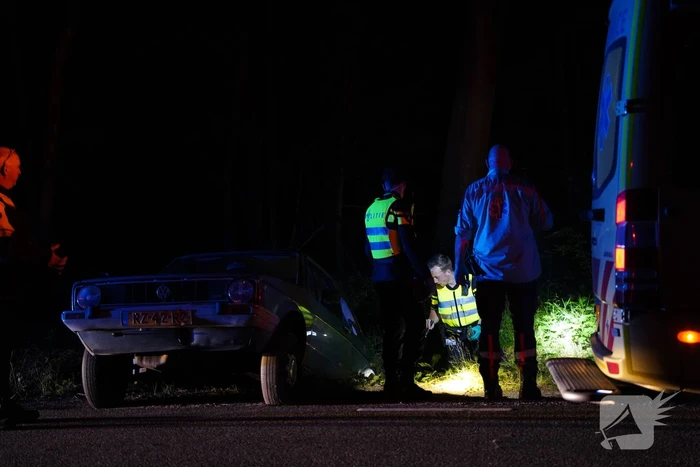Dronken bestuurder raakt van de weg