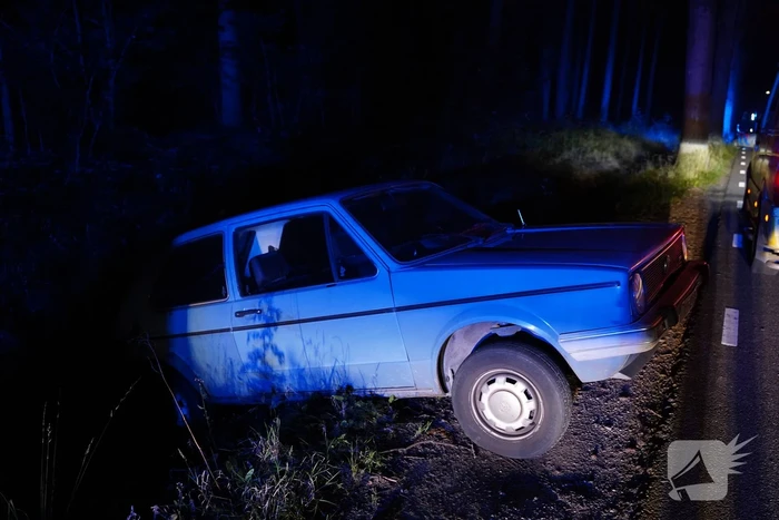 Dronken bestuurder raakt van de weg