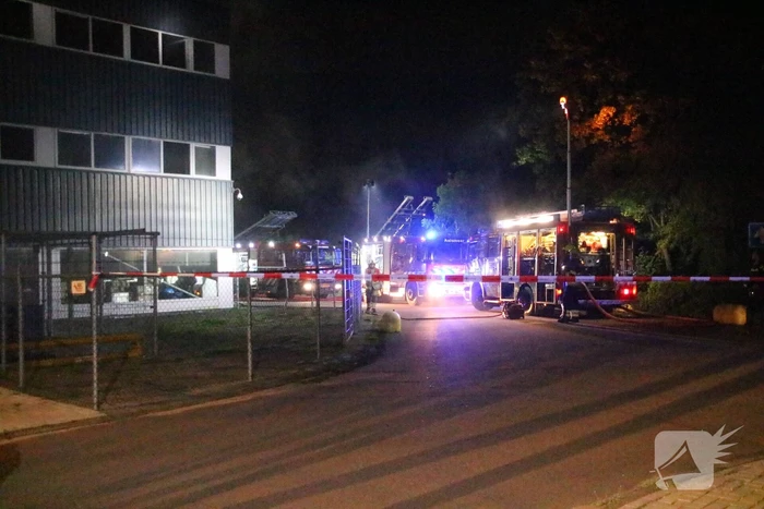 Grote brand in bedrijfspand