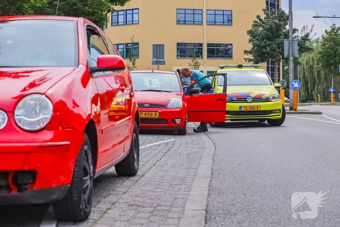 Schade bij botsing tussen personenauto's