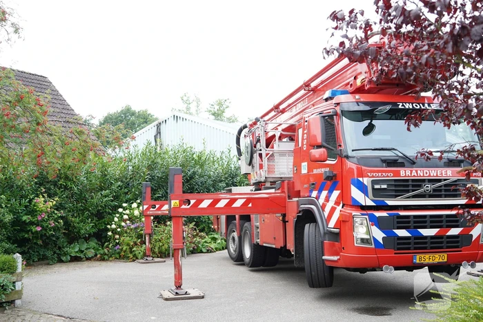 Brand in schuur achter woning