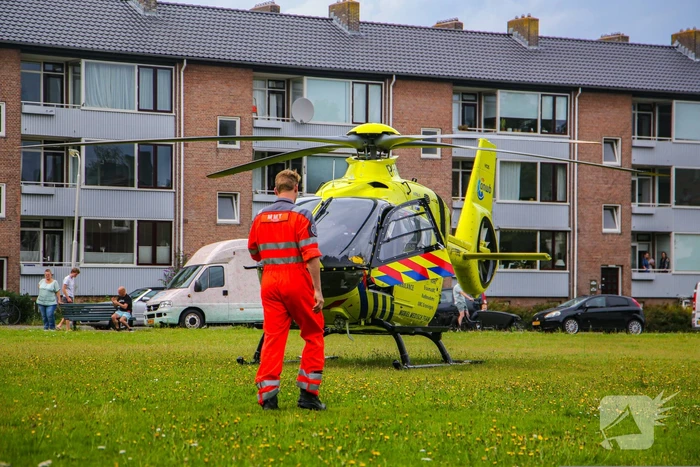 Inzet traumahelikopter woonzorgcomplex trekt veel bekijks