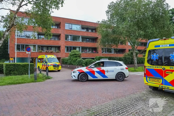 Inzet traumahelikopter woonzorgcomplex trekt veel bekijks