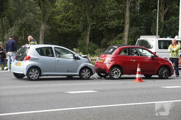 Kop-staart botsing op snelweg
