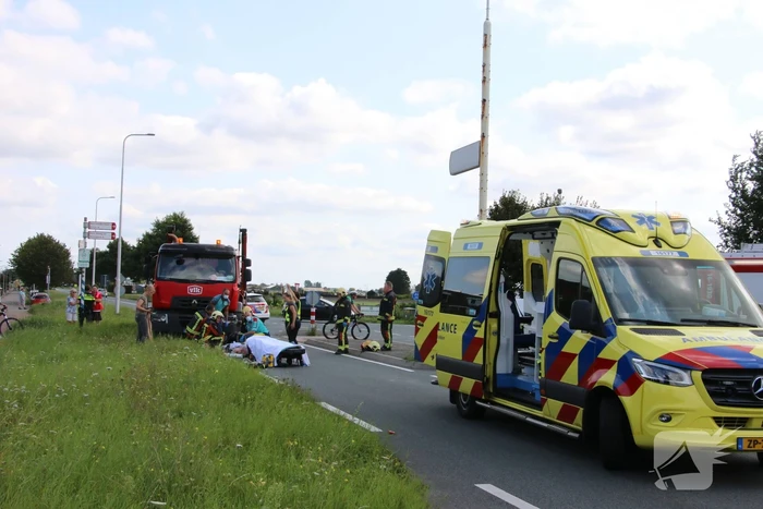 Persoon met scootmobiel zwaargewond bij botsing met vrachtwagen