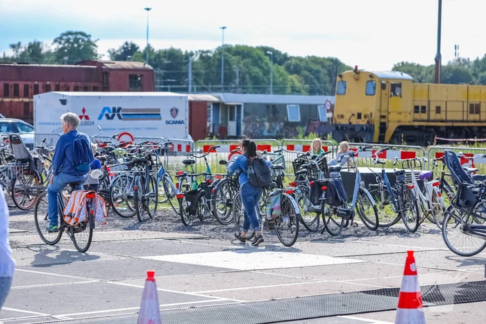 Drukte bij GGD-priklocatie Rijtuigenloods