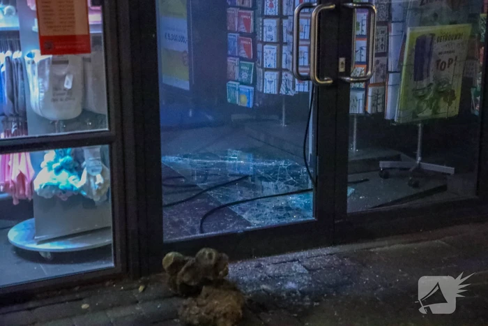 Sigarettendieven slaan hun slag bij Bruna Emiclaer