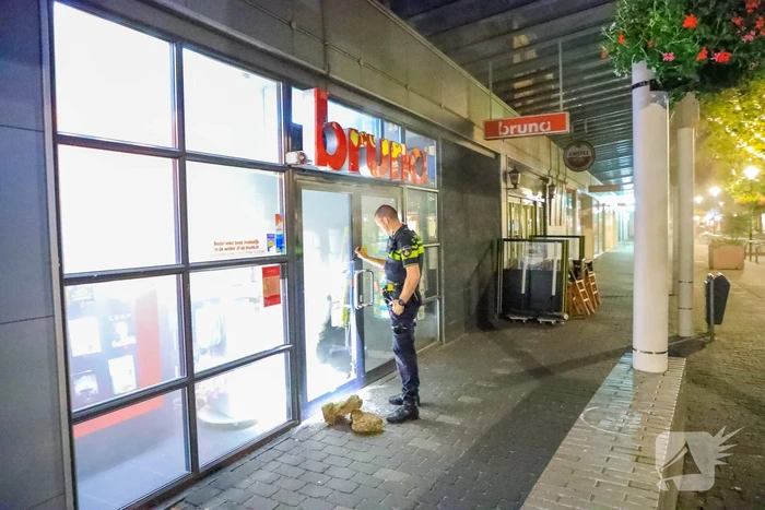 Sigarettendieven slaan hun slag bij Bruna Emiclaer