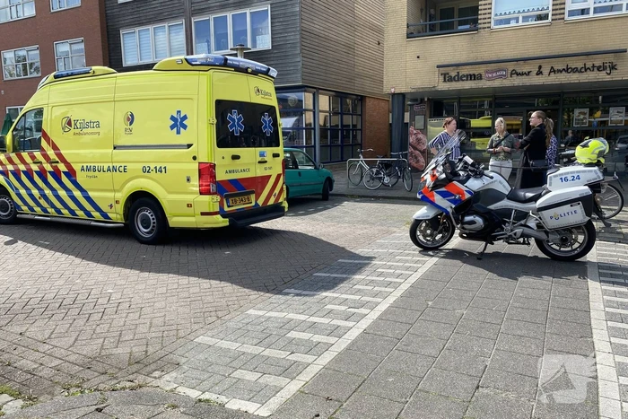 Oudere man gewond bij aanrijding met scooter