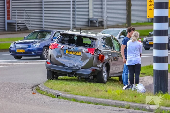 Flinke schade bij botsing op industrieterrein de Isselt