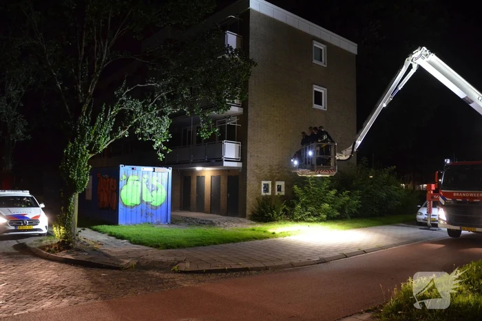 Zoekslag wegens geluiden op dak