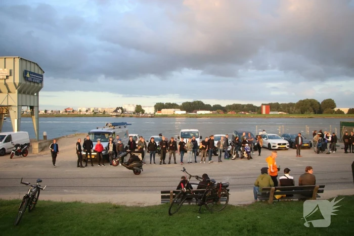 Grote politie-inzet wegens illegale scootermeeting