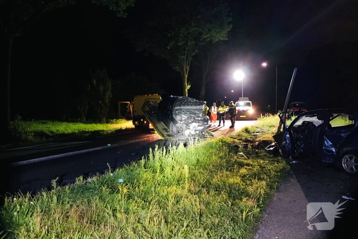 Dode en gewonden bij frontale botsing, verdachte aangehouden