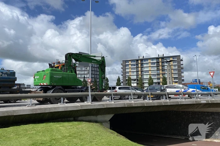 Veel schade door kop-staart botsing met graafmachine