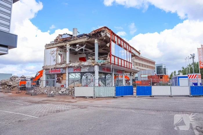 Panden Kwantum en Roobol gesloopt voor herontwikkeling winkelcomplex