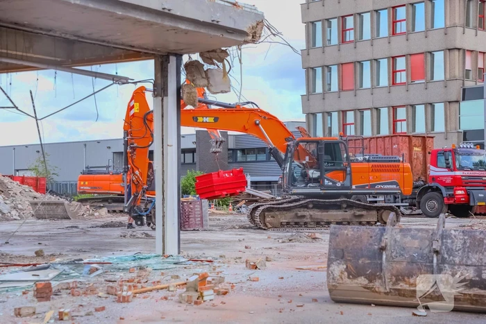 Panden Kwantum en Roobol gesloopt voor herontwikkeling winkelcomplex
