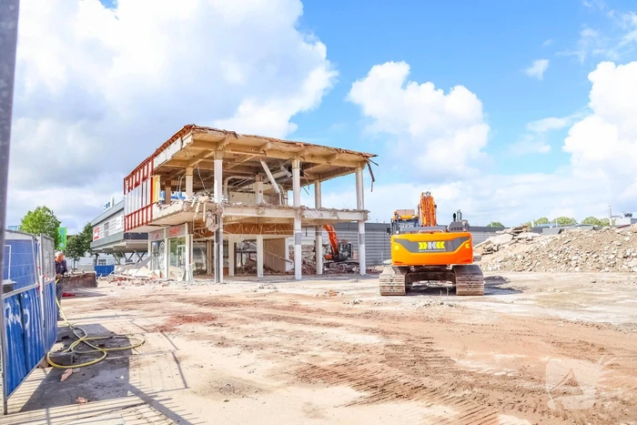 Panden Kwantum en Roobol gesloopt voor herontwikkeling winkelcomplex