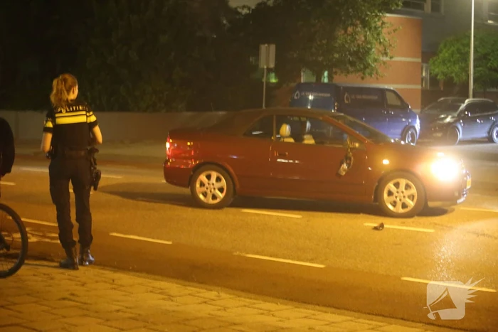 Dronken persoon botst tegen personenauto