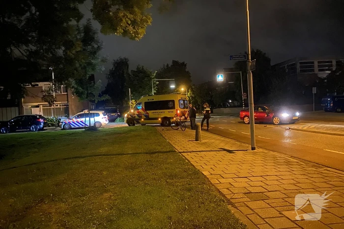 Dronken persoon botst tegen personenauto