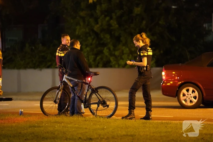 Dronken persoon botst tegen personenauto