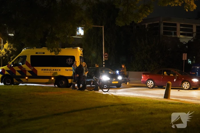 Dronken persoon botst tegen personenauto