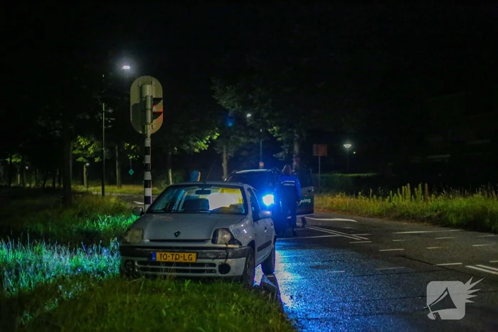 Personenauto afgesleept door bergingsbedrijf na ongeval