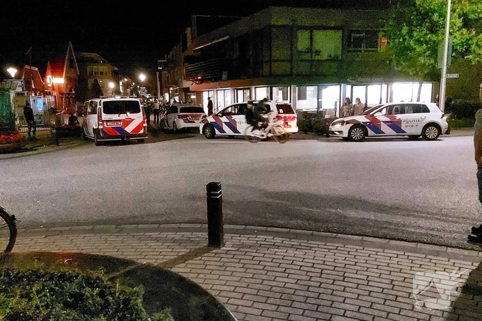 Politie stuurt grote groep mensen weg
