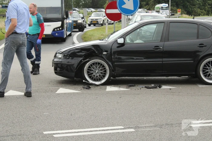 Drie auto's betrokken bij ongeval afrit A7